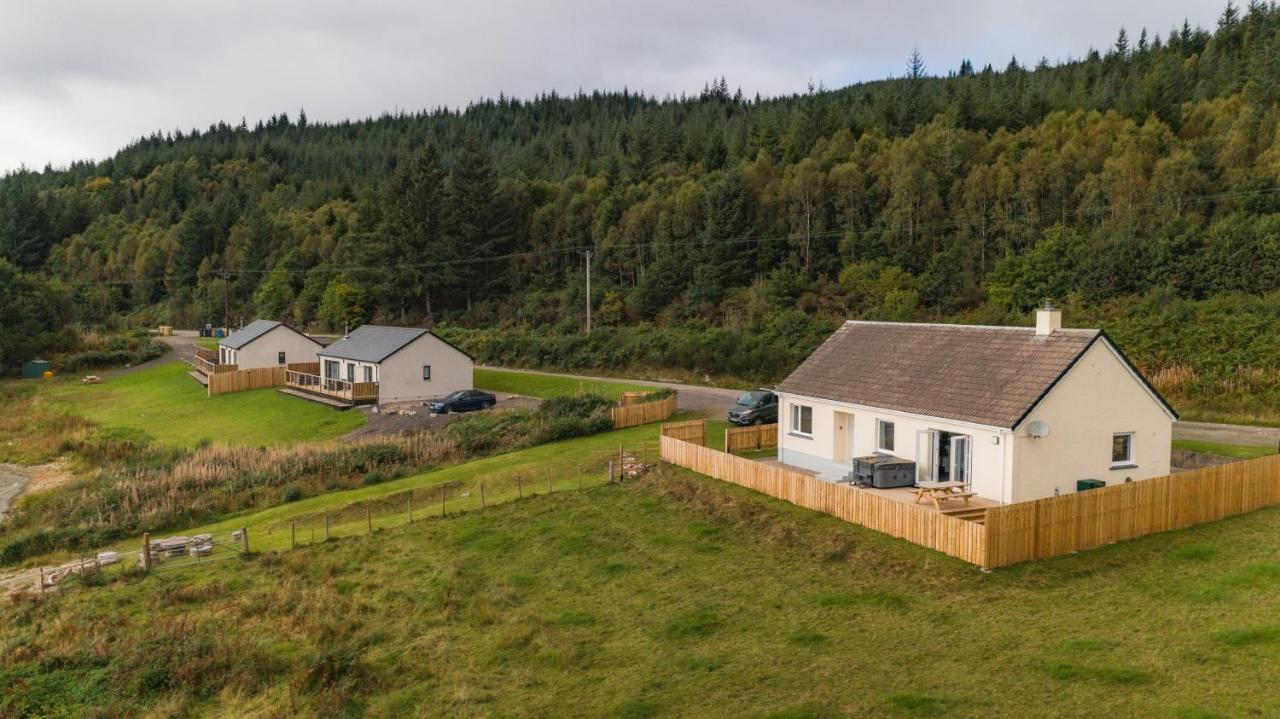 Loch Ness Cottage ฟอร์ตออกัสตัส ภายนอก รูปภาพ